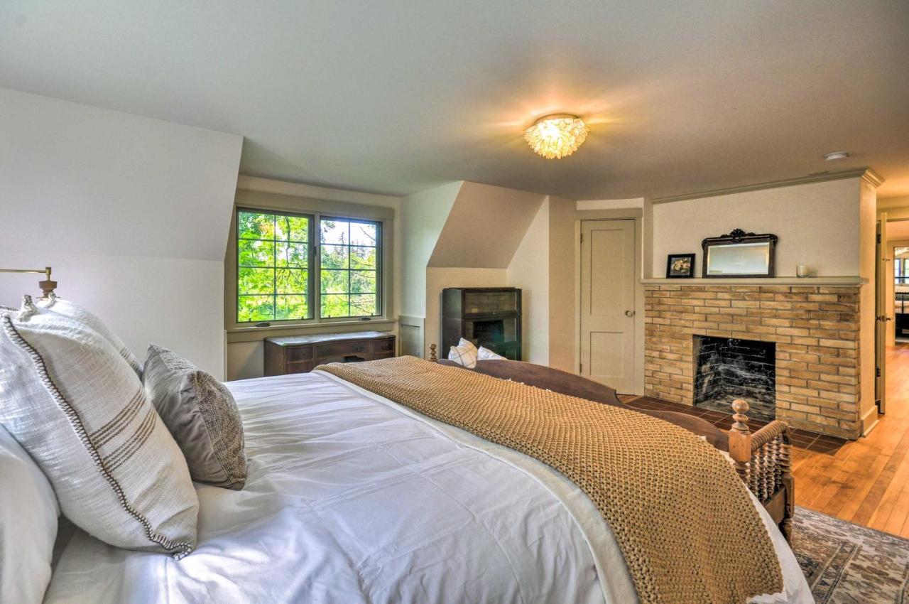 Peaceful And Elegant Cottage With Riverside View Oregon City Bagian luar foto